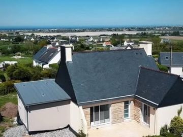 Création d’une lucarne avec garde-corps dans une rénovation +  extension presque terminée pour notre client… 🚧  avec en bonus une vue imprenable sur la mer...