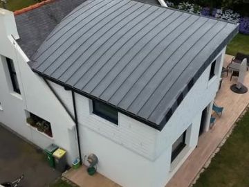 🚧 Rénovation complète + extension + véranda : un chantier de taille !

On repartait quasiment de zéro : on a gardé uniquement les murs, et tout repensé de A...