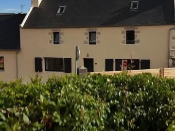 Comme vous avez pu le découvrir il y a quelques jours dans notre post avant/après, cette maison était à l’état de ruine… et nous l’avons entièrement...